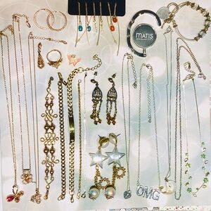 Vintage Costume Jewelry Lot Earrings Necklace Bracelet Gold Rose Silver Tone